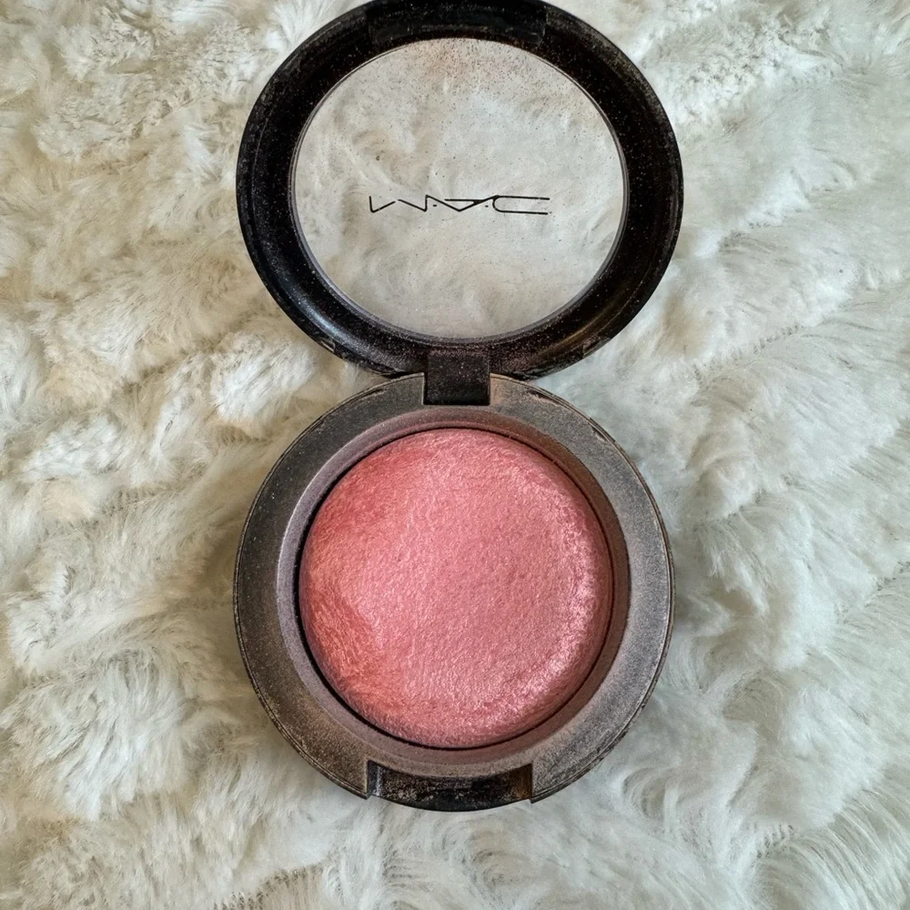 MAC Cosmetics Azalea in the Afternoon Mineralize Blush pink mineral powder